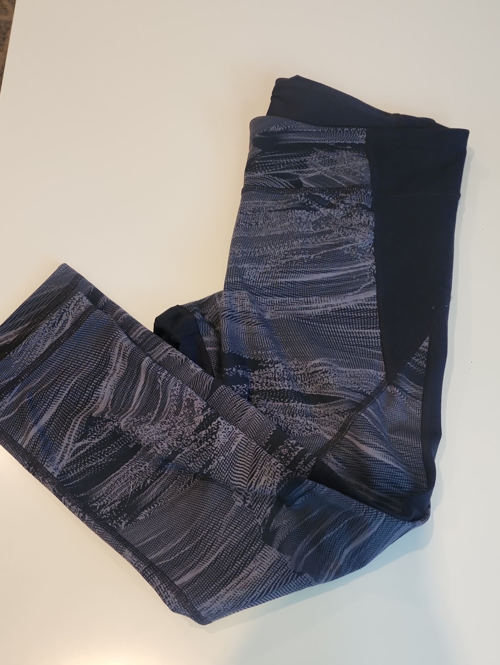 Under Armour Navy and Gray Patterned Leggings